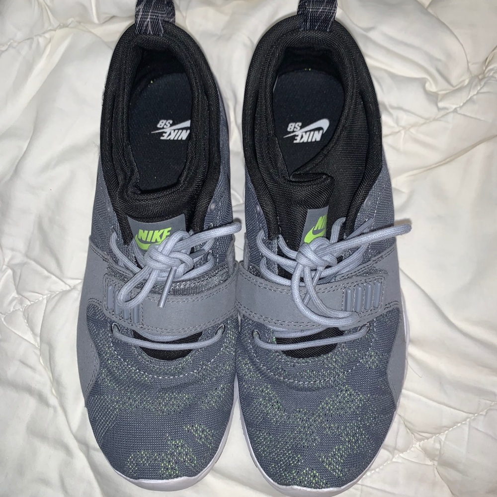 Nike SB Trainerendor Size 8 Men